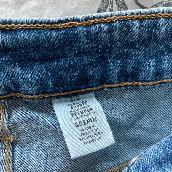 &DENIM 7” inseam medium wash denim bermuda jean shorts - Picture 4 of 6